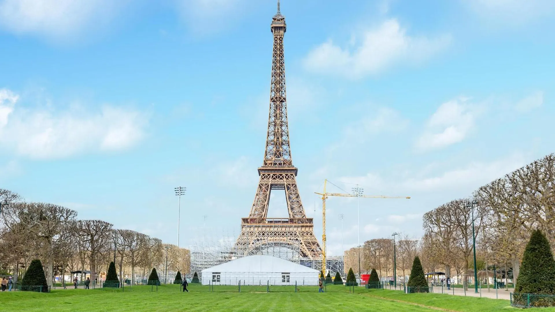Awesome Apartment In Paris With Wifi