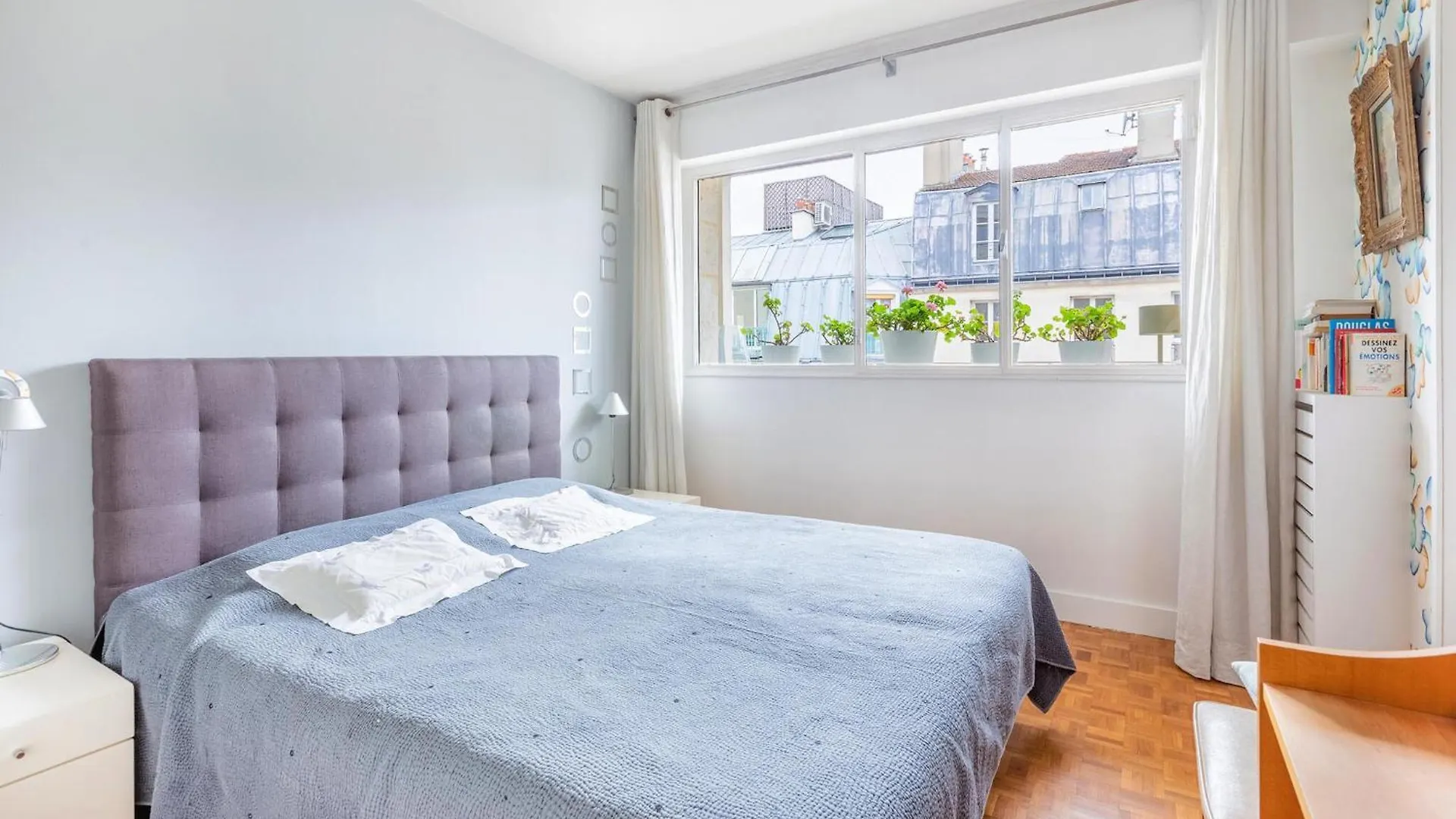 Awesome Apartment In Paris With Wifi