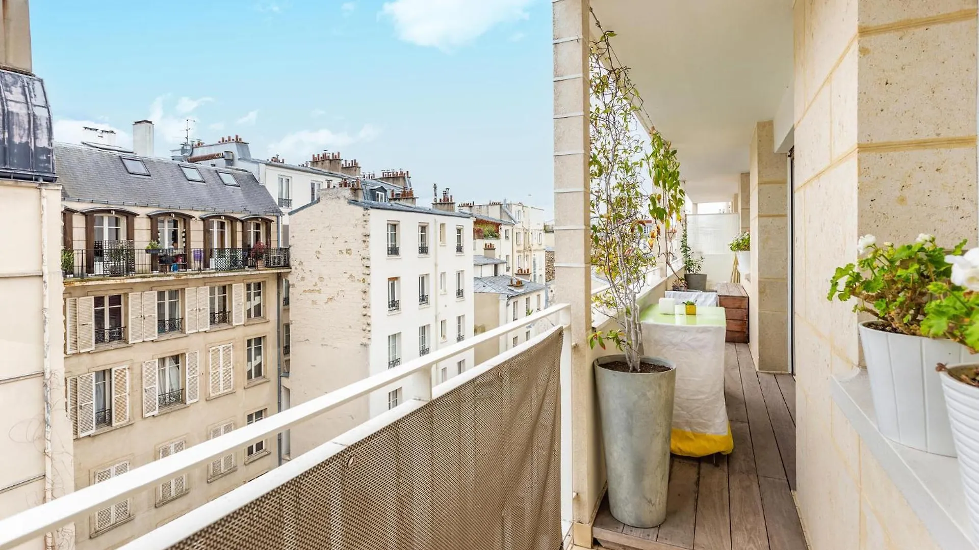 Awesome Apartment In Paris With Wifi 0*,